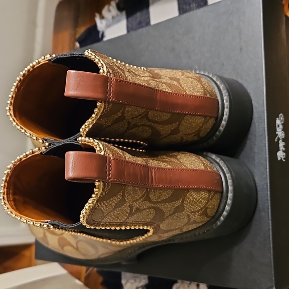 Authentic Coach Levy Boots - Picture 3 of 5